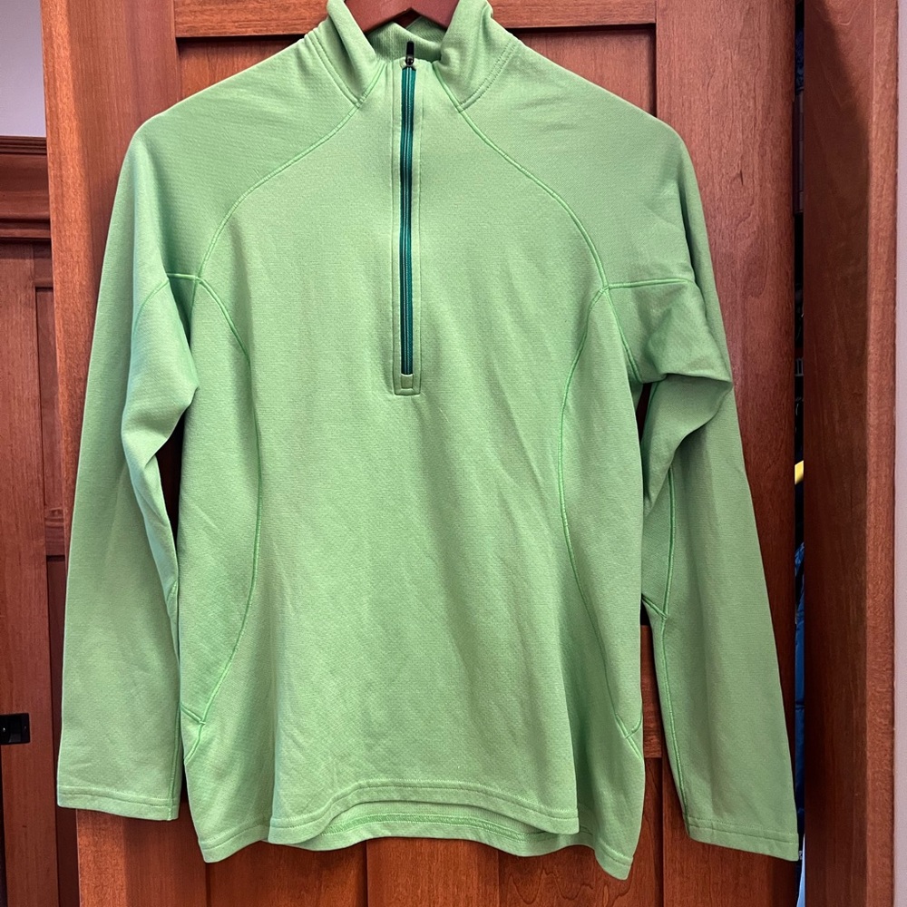 Patagonia women’s small quarter zip lime green